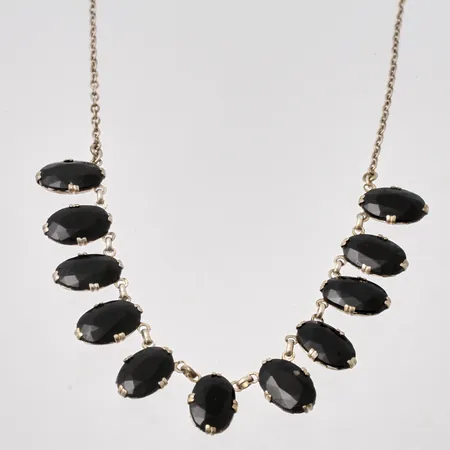 Collier i silver, 45cm, Ankar, bredd 1,8-12,8mm, 11st Onyx, mått 7,6x11,5mm, 830/1000, vikt 9,35g.