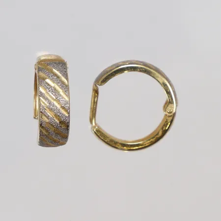 Ett par örhängen, Ø15mm, bredd 5mm, GHA, 18K  Vikt: 1,9 g