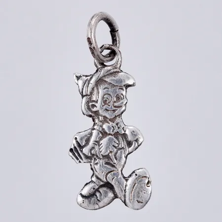 Hänge längd ca 22mm, bredd ca 8mm, svensk importstämpel, silver Vikt: 0,9 g