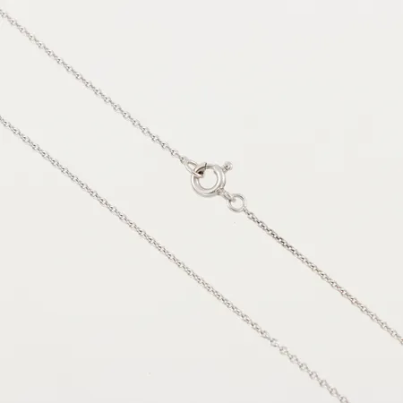 Collier vitguld, längd ca 42 cm, bredd 0.7 mm, 18k. Vikt: 1,9 g