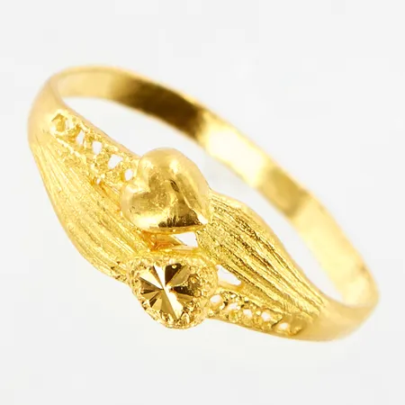 Ring, stl 16¾, bredd 7mm, defekt, skev skena, 23K Vikt: 1,9 g