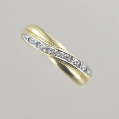 Ring med diamanter 7x 0,01 ct, Ø 17 mm, 18k Vikt: 2 g