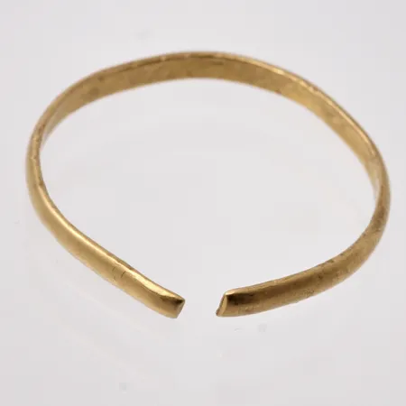 Defekt guld, 20K, vikt 1,78g.