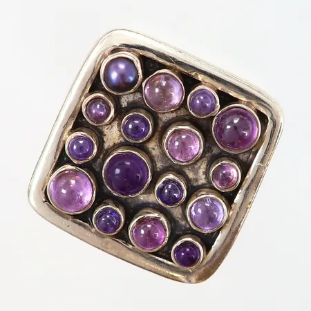 Ring med lila stenar, KumKum, stl 15½, bredd: 9-25mm, justerbar skena, silver 925/1000 Vikt: 17,4 g