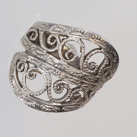 Ring mönstrad stl 16 bredd 4-19, silver 925/1000 Vikt: 3,7 g