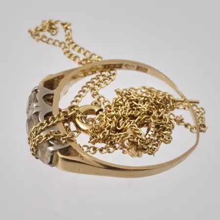 Diverse defekt guld, 18K, bruttovikt 4,22g, ca nettovikt 4g.