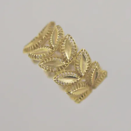 Ring Ø 17 mm, bredd 10 mm, lite ojämn, 21K Vikt: 2,4 g