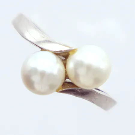 Ring silver 935/1000, med pärlor, Ø17½ Vikt: 2,5 g