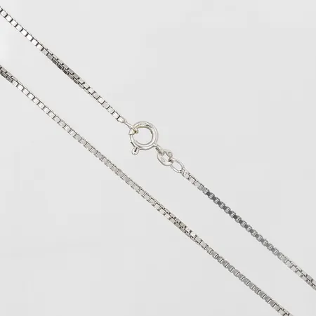 Kedja, Venezia, längd: 45 cm, bredd: 1,5 mm, 18K vitguld. Vikt: 9,2 g