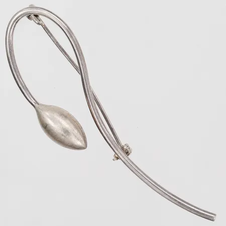 Brosch, GHA, höjd: 71 mm, bredd: 2 - 20 mm, 925/1000 silver. Vikt: 5,6 g