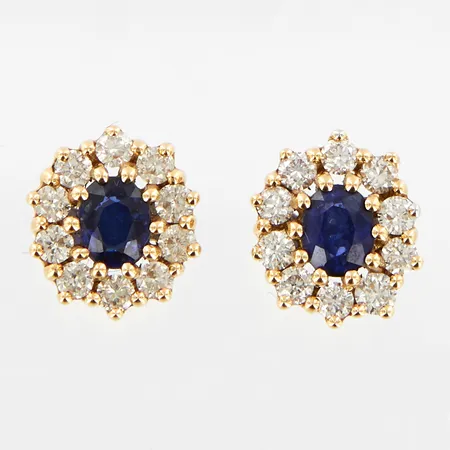 Ett par örhängen, med safirer och diamanter 20x0,02ct, 9mm, 18K Vikt: 2,6 g