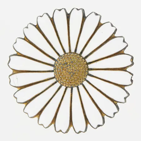 Brosch blomma, silver med emalj, Ø38mm, Bernhard Hertz, Danmark, sprickor i emalj, S830/1000 Vikt: 10,6 g