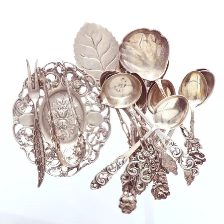 Sockertång,  fat,  tårtspade, 14 skedar, gaffel 258gr silver 830/1000 Vikt: 258 g
