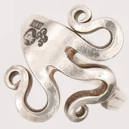 Ring, Bo Ekström, Gaffelkonst, Tyresö, stl: 18, bredd: 3 - 22 mm, silver. Vikt: 6,3 g