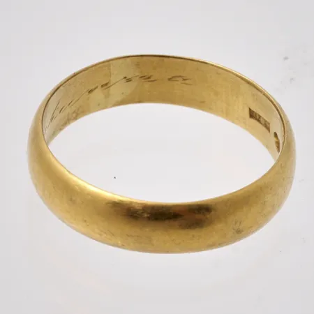 Defekt guld, 23K, vikt 8,22g.