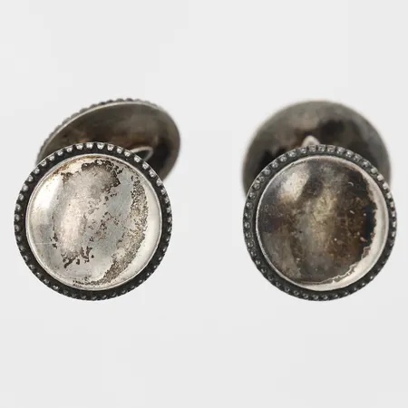 Ett par manschettknappar, Ø 17 mm, silver. Vikt: 14 g