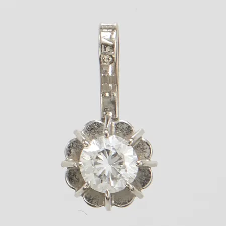 Hänge, 11mm, vitguld, diamant 1 x ca: 0,17 ct, 18K  Vikt: 0,4 g