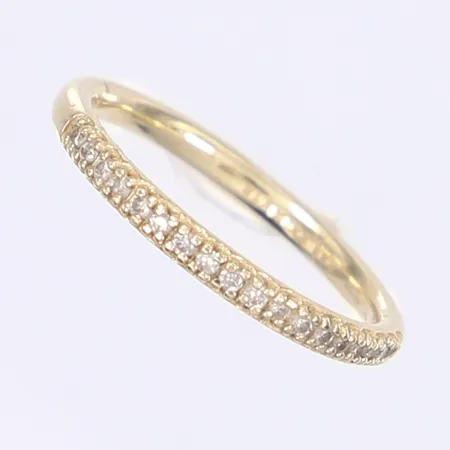 Ring med vita stenar, stl 17½, bredd 2mm, 14K Vikt: 2,1 g
