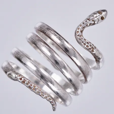 Ring, orm, stl: ca 18, bredd: ca 3cm, ändringsbar storlek, 925/1000 silver  Vikt: 7,4 g
