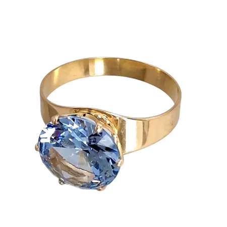 Ring, 18K guld, blå Spinell Ø 10 mm, svensk kontrollstämpel, Ø17½ mm, bredd 3-10 mm, sten utan anmärkning, fint skick Vikt: 2,3 g
