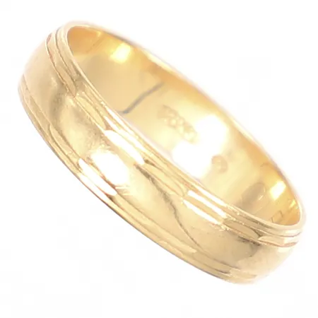 Ring, stl 18¼, bredd 5mm, gravyr, 18K Vikt: 3,3 g