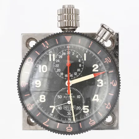 Instrumentpanelur/Tidtagarur, TAG Heuer, Super Autavia, T<25mc, 1970-tal, serienummer 72981, manuell, bredd ca 58mm, skruvar, garantihäfte ej ifyllt, etui