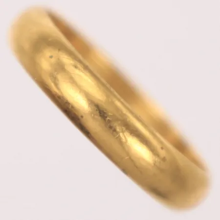 Ring slät, stl 20½, bredd 5mm, gravyr, repig, 23K Vikt: 7,2 g