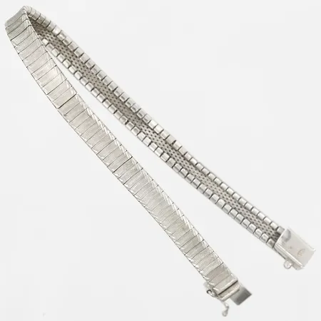 Armband, 18,5cm, halvstelt, små bucklor, silver Vikt: 12,5 g