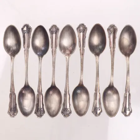 9 Skedar, längd 10cm, gravyr, silver 800/1000 Vikt: 73,3 g