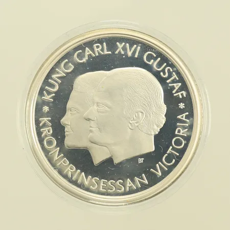 Minnesmynt nominellt värde 200:- Kung Carl XVI Gustaf Kronprinsessan Victoria 1999, Silver 925/1000, 27,1g Vikt: 27,1 g