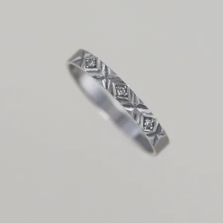 Ring Ceson med diamanter 0,03ct, Ø 17,5 mm bredd 2,61 mm, 18k Vikt: 1,7 g