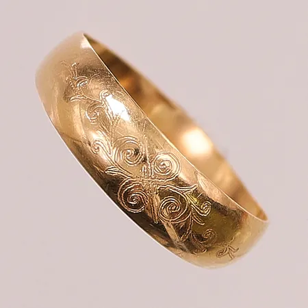Ring, cicelerad dekor, Ø18, bredd: 3,1-5,8mm, Guldfynd, 18K, 1,4g Vikt: 1,4 g
