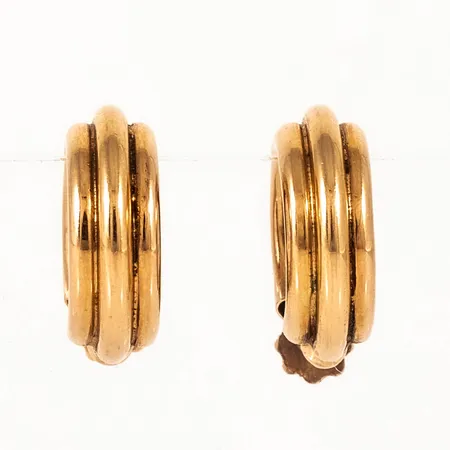 Creoler Ø 17,8 mm i 18K guld med skruvmekanik. De är 6 mm breda och väger 4,4g.  