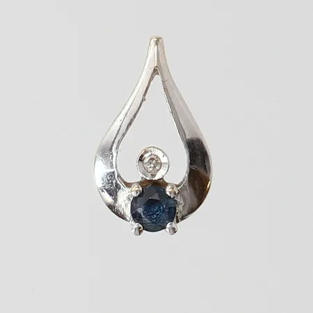 Hänge med safir samt 8/8-slipad diamant 1 x ca 0,0075ct, 12,5x7,5mm, vitguld 18K.  Vikt: 1,1 g