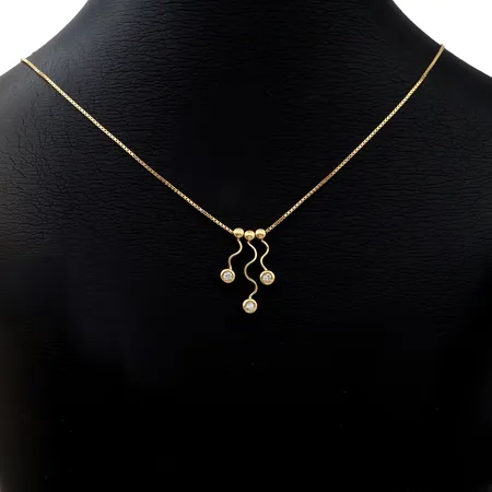 Collier, 18K guld, vita stenar, tillverkarstämpel CCC, Italien, längd 40,0 cm, bredd 1 mm, hängenas längd 14,5 och 21 mm, hängena går inte att plocka av från kedjan, fint skick, stenar utan anmärkning Vikt: 4,6 g