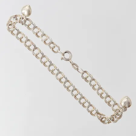 Armband med berlocker, längd 16,5cm, bredd 4,5mm, silver 925/1000.  Vikt: 4 g
