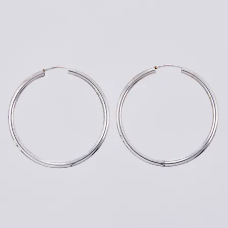 Ett par örhängen, Ø 3,8cm, bredd: ca 2mm, silver, 925/1000 Vikt: 2,4 g