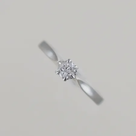 Ring med solitär diamant 0,18ct, Ø 16,25 mm, 18k Vikt: 2,1 g