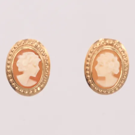 Ett par örhängen med camé, ca10mm, 18K Vikt: 1,1 g