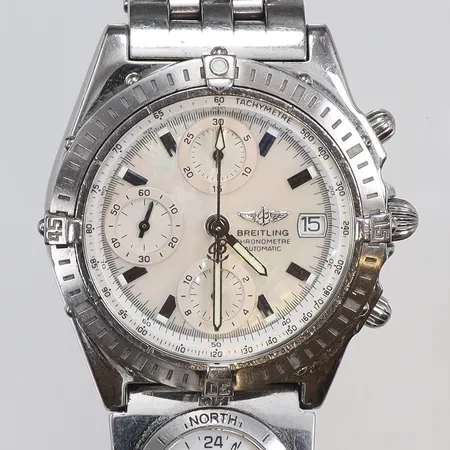 Herrur Breitling Chronomat Ø40mm ref nr. A13352, snr. 287965, automat, kronograf, datum, ca år 2002, stål, med extra UTC ref nr. A70172 snr. 0127, pärlemorfärgad urtavla, pilotlänk, mindre repor, inget batteri i UTC:n, inga tillbehör, smärre slitage 