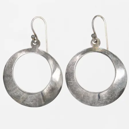 Ett par örhängen, längd 44mm, bredd 30mm, GHA, 925/1000 silver  Vikt: 6 g