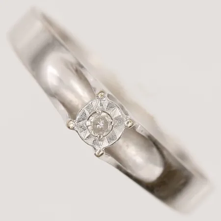 Ring med diamant 0,01ct, stl 16, vitguld, tillverkad av Olof Pettersson ab, 18K Vikt: 1,6 g