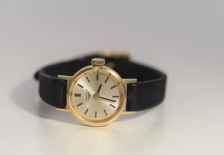 1 Longines 18K , diam 20 mm Vikt: 13,7 g