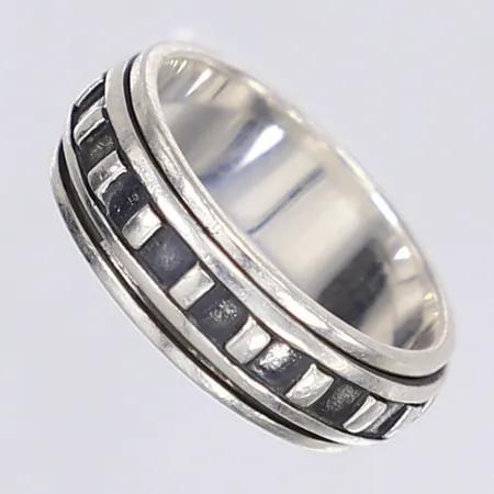 Ring, spinner-modell, stl 22, bredd 8mm, silver 925/1000 Vikt: 10,3 g