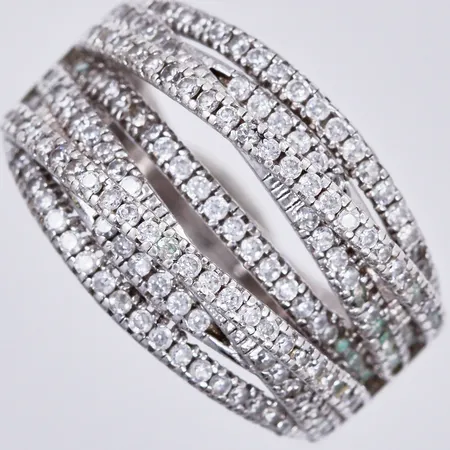 Ring med vita stenar, stl: 18, bredd ca 2-12mm, silver Vikt: 6,1 g