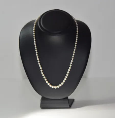 Pärlhalsband sötvattenspärlor längd 53 cm bredd 3-7 mm, silverlås 835/1000 Vikt: 0 g