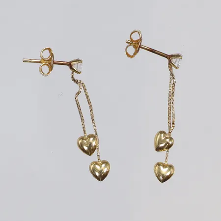 Ett par örhängen med vita stenar, längd: 18-24mm, bredd: 1-4mm, GHA, 18K  Vikt: 0,8 g