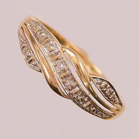Ring, Ø19¼, bredd: 1,4-6,7mm, Guldfynd, 18K, 2,3g.