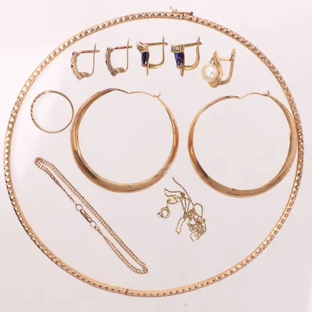 Diverse guld, med stenar, 14K  Vikt: 29,1 g
