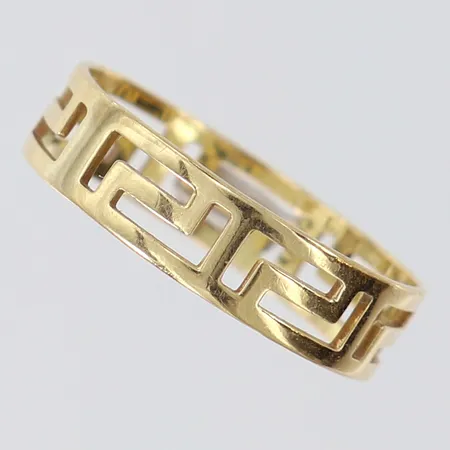 Guldskrot, bucklig/skev, 14K.  Vikt: 1,7 g